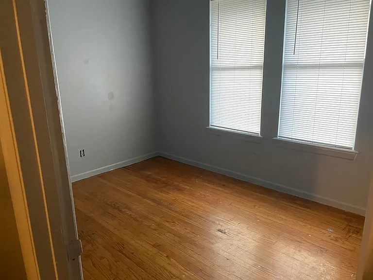 411 Washington St — Photo 6