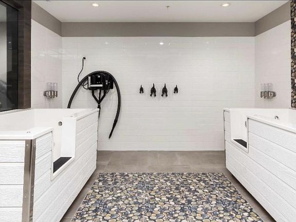 5th image of 145 Riverhaven Dr Unit 121