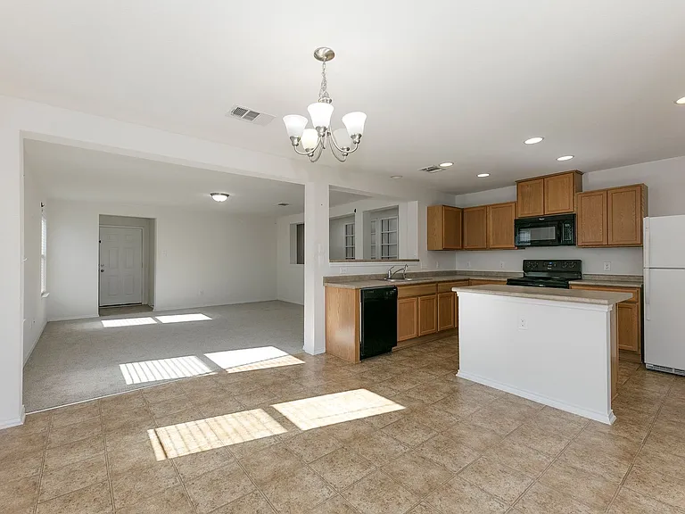 1141 Renaissance Trl — Photo 5