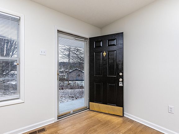 4th image of 161 Buffalo Hollow Rd