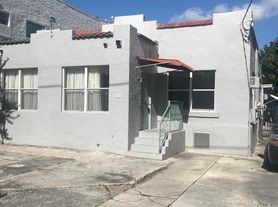 1021 SW 5th St, Miami, FL