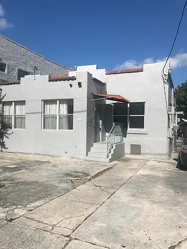 1021 SW 5th St #2 Photo 1