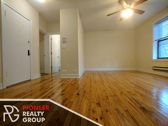 2nd image of 617 W Melrose St #617A3