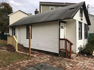 20 Elm Ave, Hempstead, NY 11550