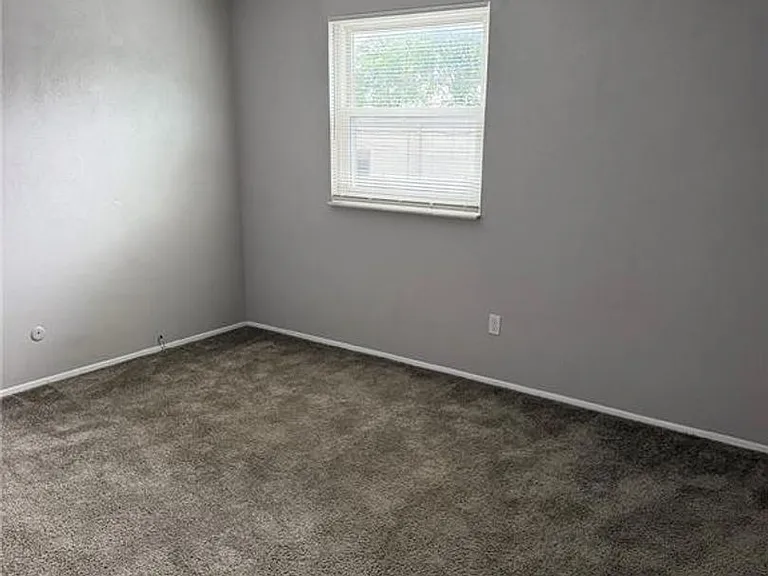 6727 Colony Acres Dr — Photo 6
