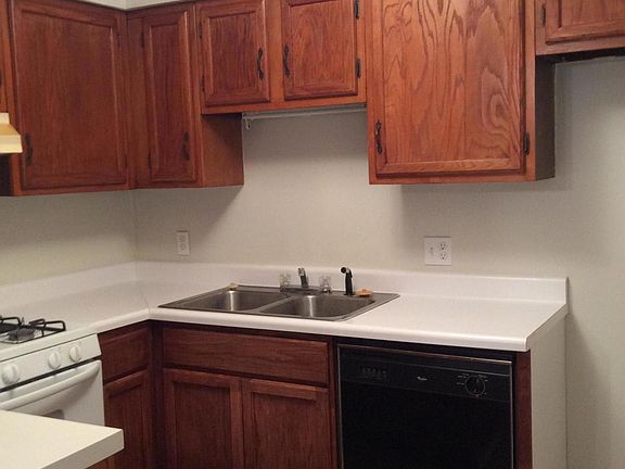 2nd image of 904 Sweetgum Dr