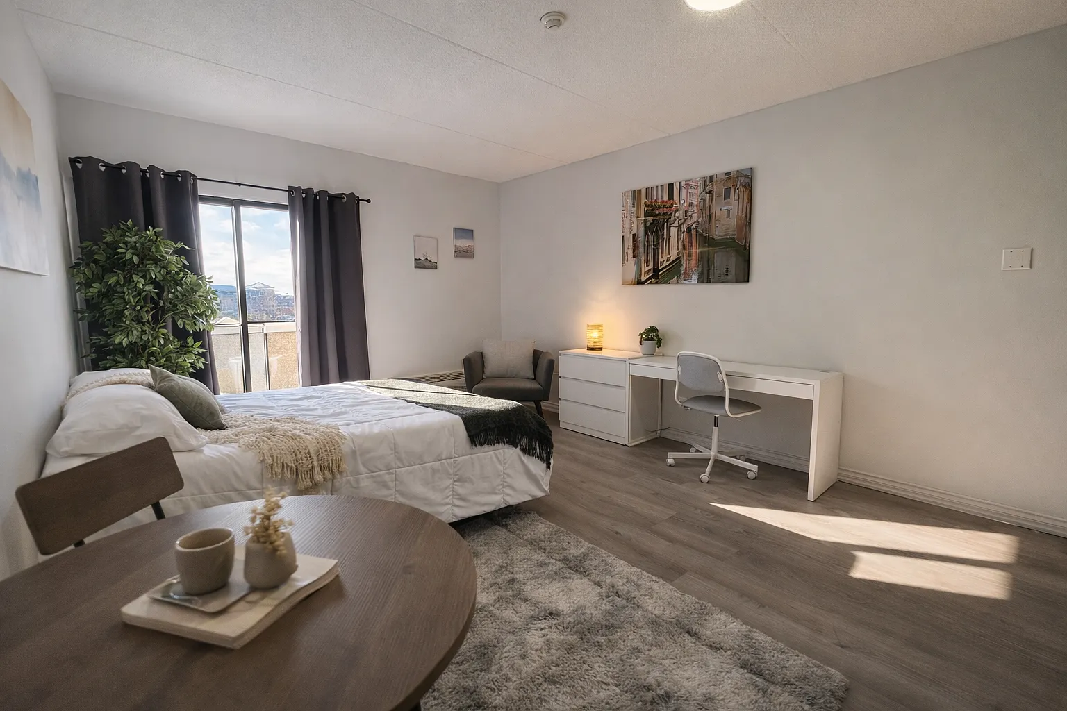 Kingston Crest Residence — Photo 1