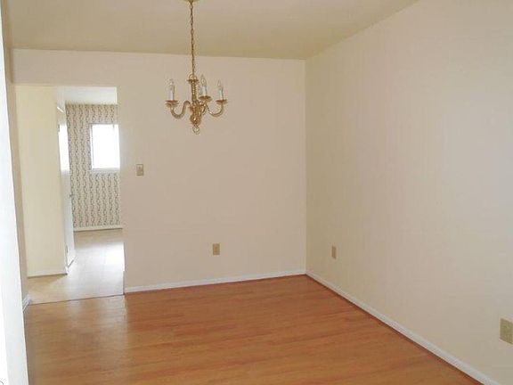 5th image of 1076 Willow Green Dr