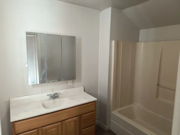 807 Garfield Ave, Belvidere, IL 61008