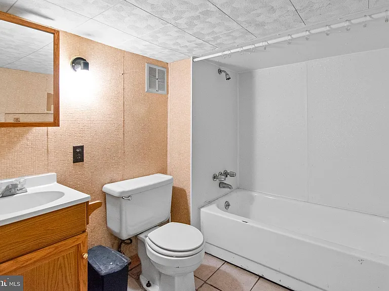 808 E Fort Ave — Photo 23