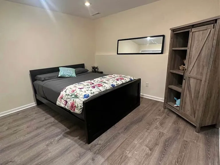 1644 Valencia Way — Photo 9