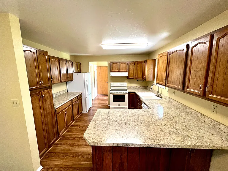 1401 Waukesha Ave — Photo 4