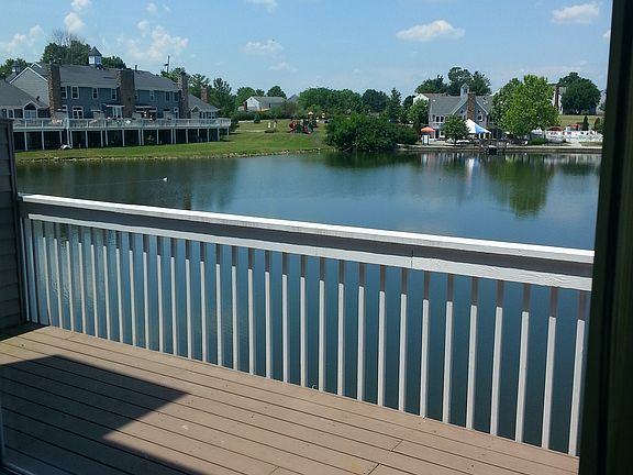 4th image of 826 Horseshoe Ln