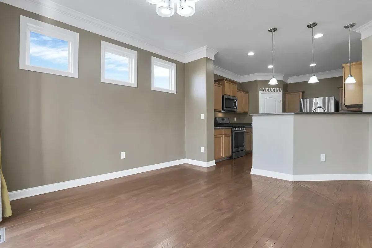 Building Photo - 8863 Olenbrook Dr