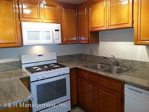 5th image of 5248 Cartwright Ave APT 004