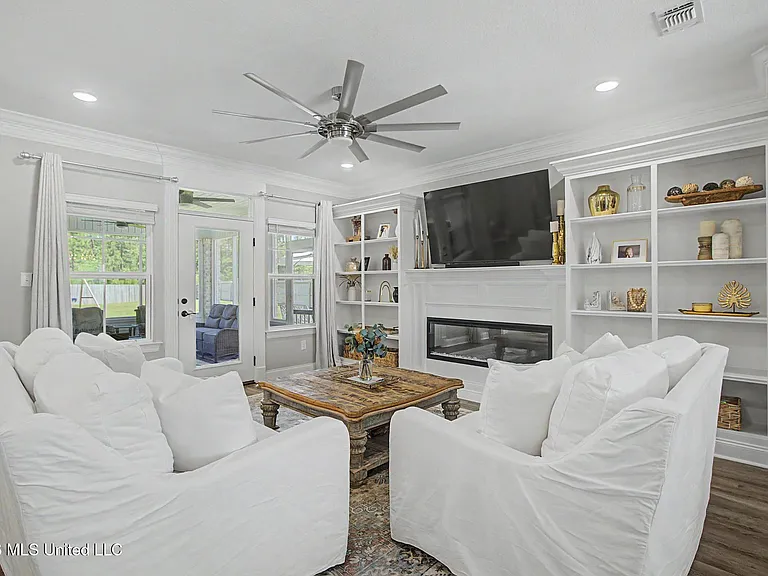 6812 Enclave Ln — Photo 11