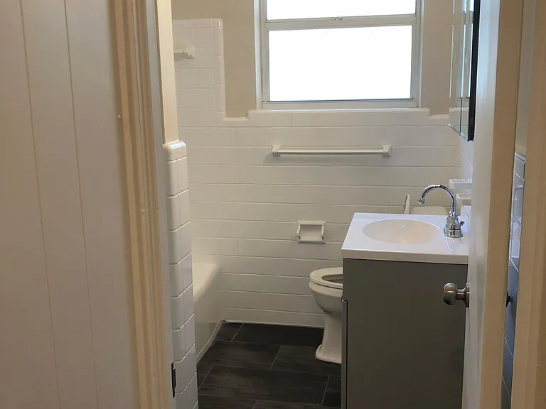 817 Hayden Ln — Photo 8