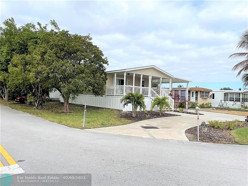 1st image of 5641 Lagoon Dr