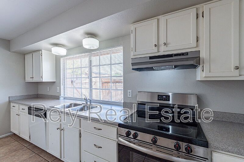 1st image of 4315 W Morrow Dr
