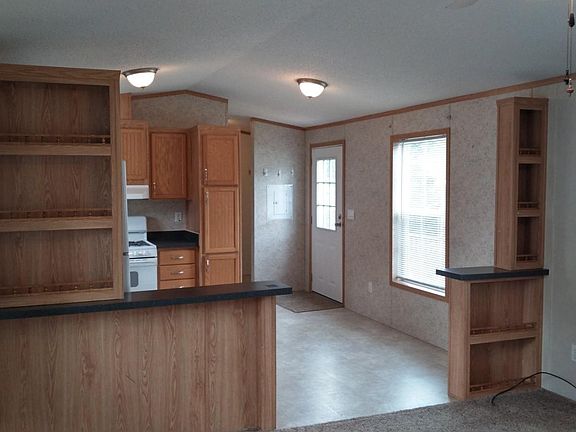 3rd image of 11 Sunnyfield Dr