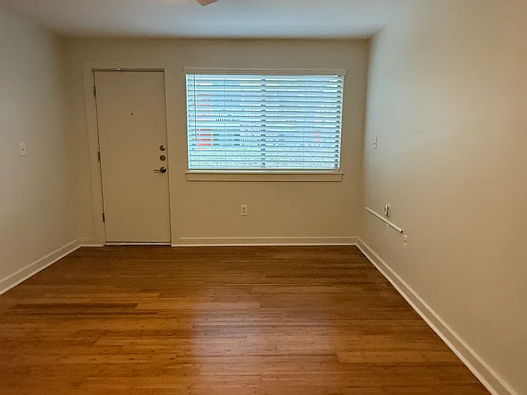 2200 Dickson Dr #101 — Photo 11