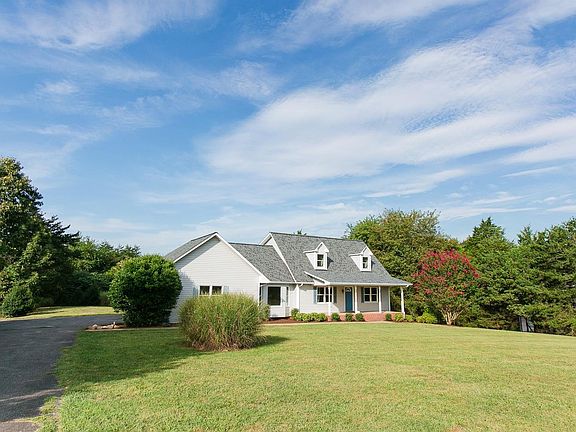 3rd image of 116 Cedarwood Ct