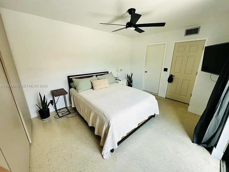 2601 Garden Ct — Photo 15