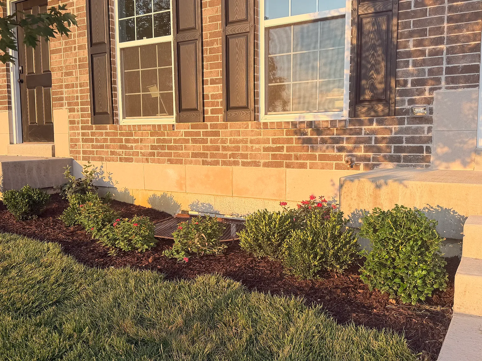 2 bed, 1.5 bath, 1200 sqft, $2,100 — Photo 2
