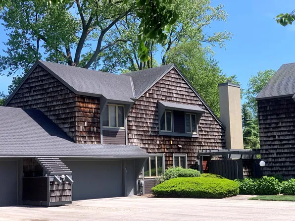 104 Woodfield COURT, Racine, WI 53405