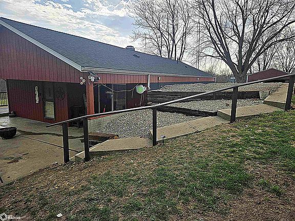 5th image of 3331 Ohio Rd
