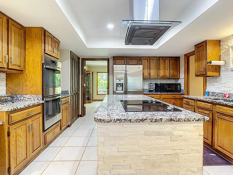 4932 Hidden Oaks Trl — Photo 16