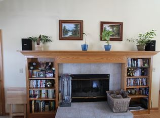 717 Small Farm Rd, Mukwonago, WI 53149