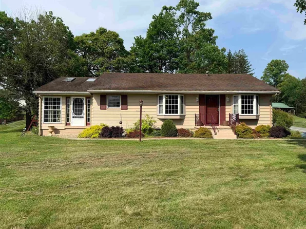 2477 Serene Dr, Fairmont, WV 26554