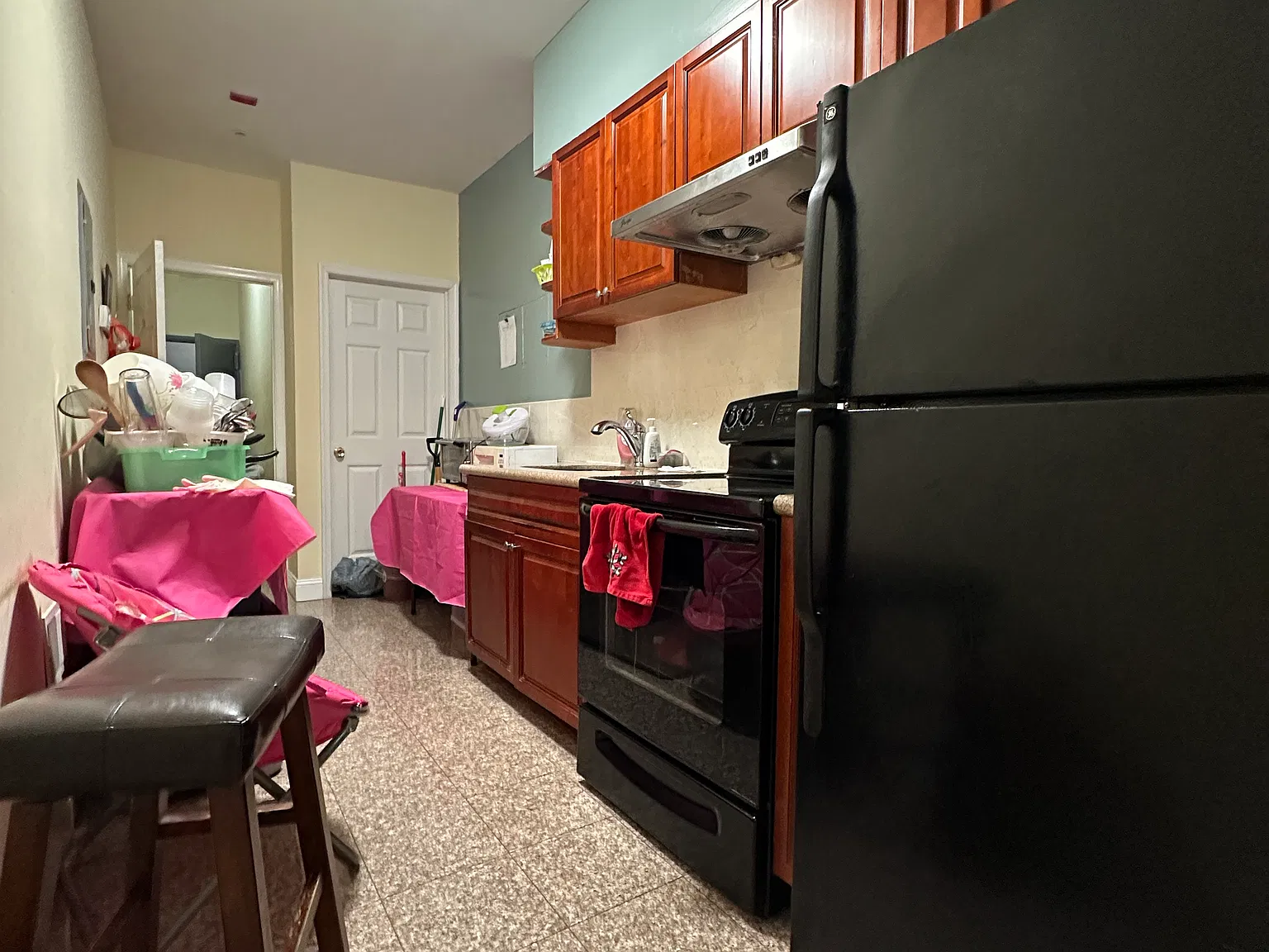 Studio, 400 sqft, $850 — Photo 2