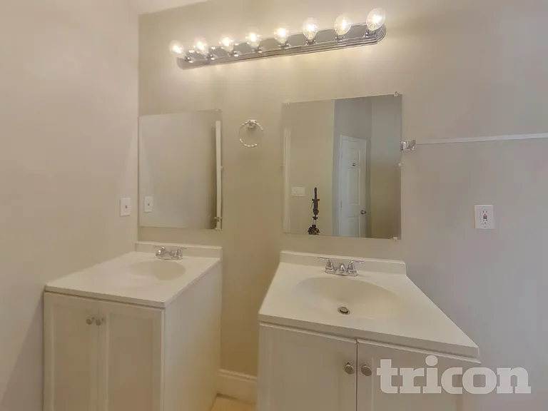 2254 Clonmel Pl — Photo 10