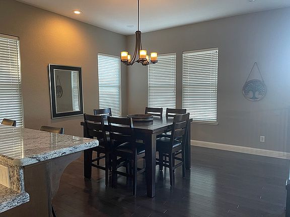 3rd image of 1596 Halifax Way