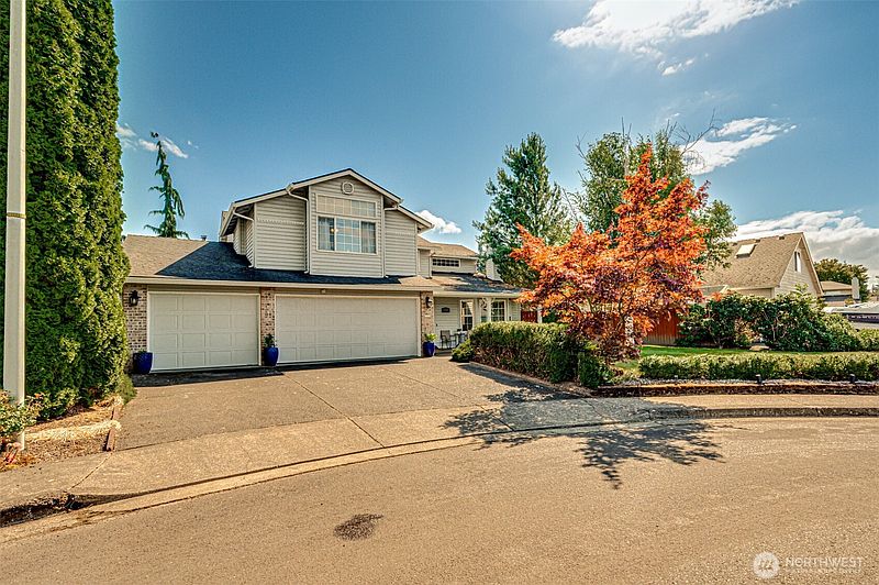 2nd image of 307 NE 134TH Circle