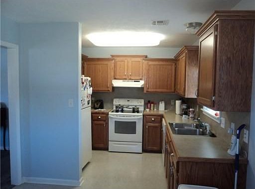 3rd image of 2477 1st Ave