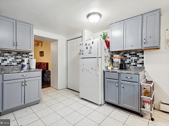 5th image of 663 Summit St