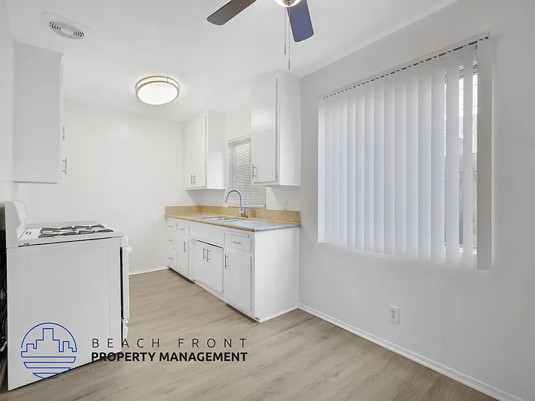 830 N Acacia St — Photo 3