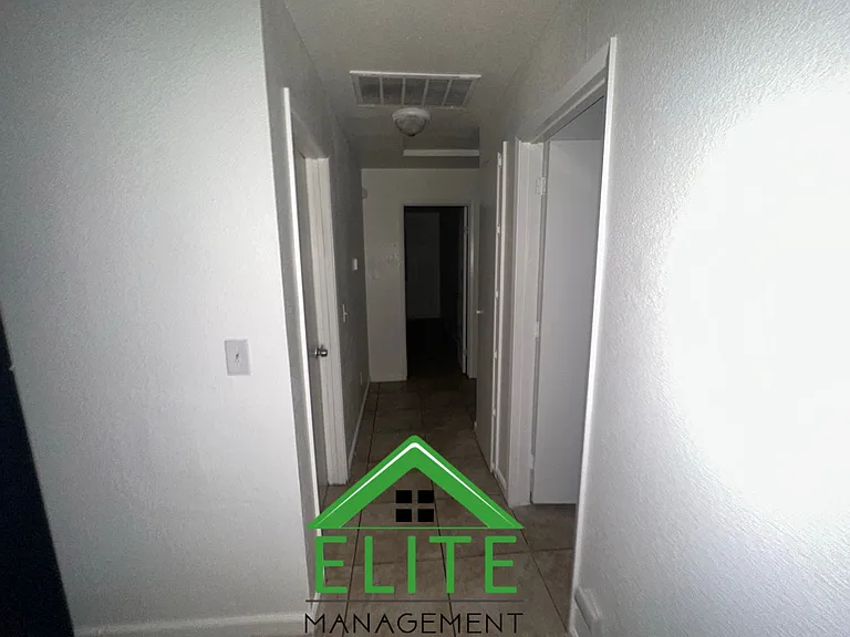 2948 Connie Dr — Photo 10