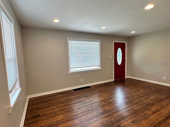 4th image of 1907 Oakland Ave