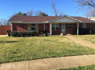 1404 Phillips St, Cleburne, TX 76033