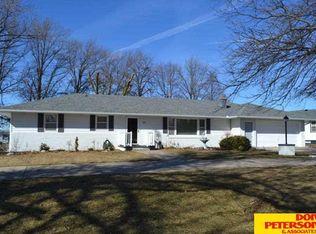 602 N 3rd St, Plainview, NE 68769