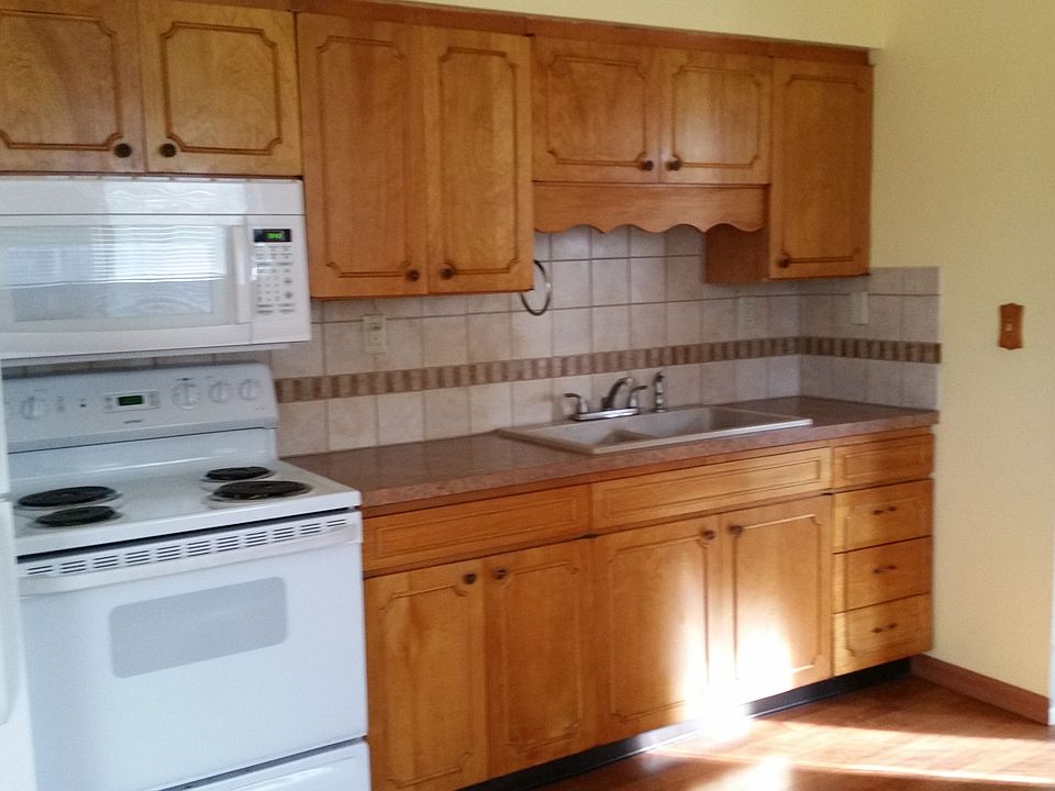 2nd image of 746 E Jefferson St #House