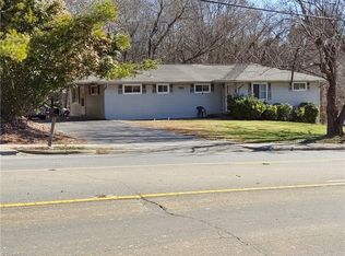 704 N Main St, Walnut Cove, NC 27052