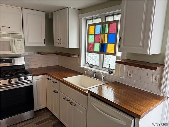2nd image of 407 Summer St