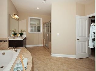 128 Donnelly Ct, Burlington, NC 27215