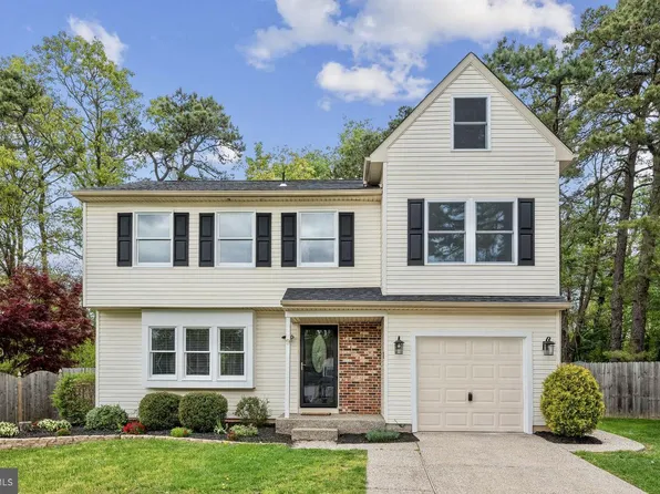 9 Hunters Ct, Atco, NJ 08004