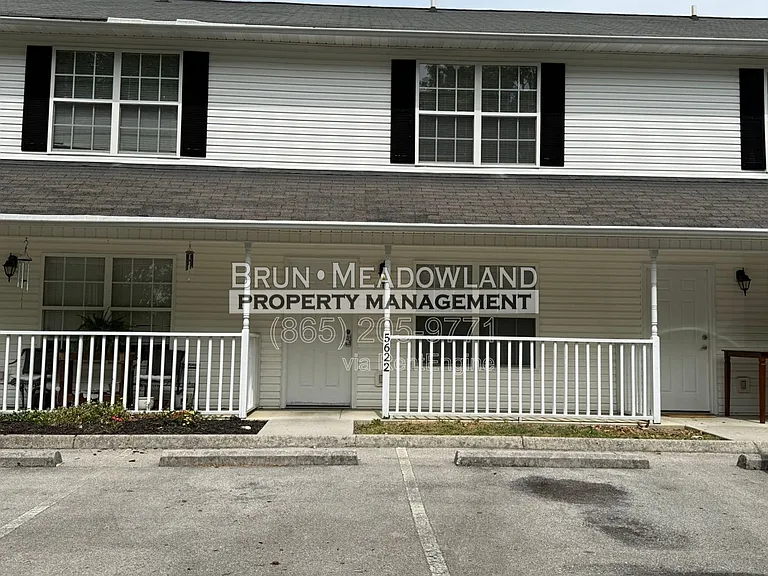 5622 Boxwood Garden Way — Photo 1